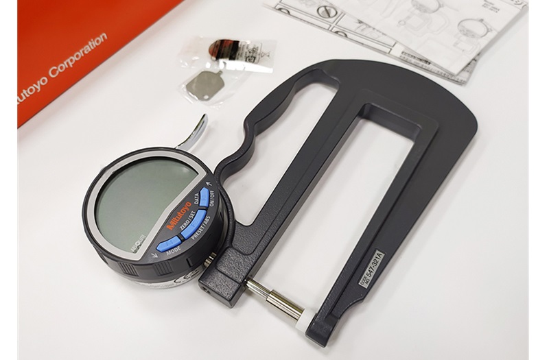 Đồng hồ đo độ dày điện tử Mitutoyo 547-321A hiện đại đo chính xác