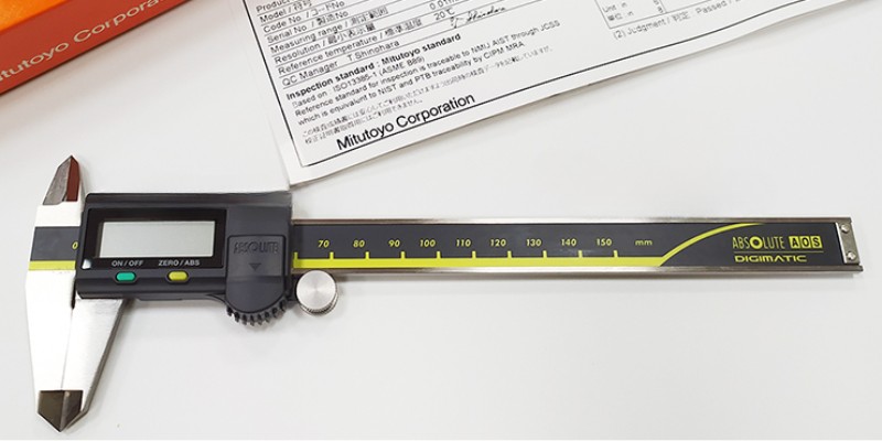 Mitutoyo 500-151-30 nhỏ gọn, màn hình LCD sắc nét 