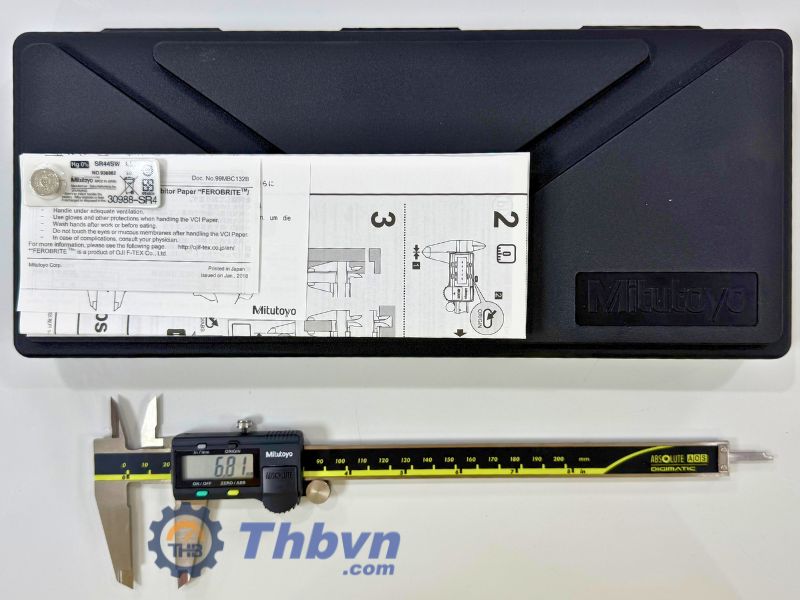 Thước cặp điện tử Mitutoyo 500-197-30 có thiết kế nhỏ gọn, dễ dàng cầm nắm