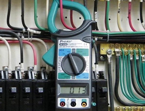 Proskit MT-3102 đo điện áp lên tới 600V