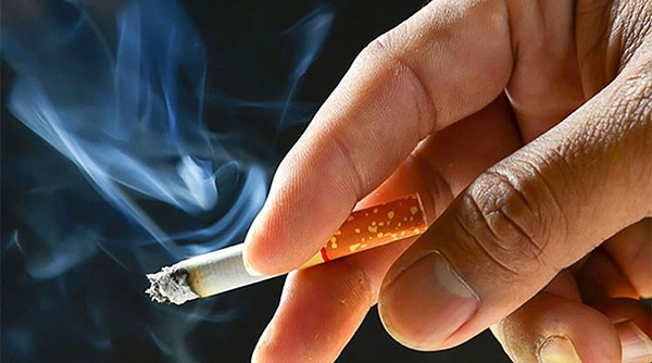 Hút thuốc lá trước khi thổi