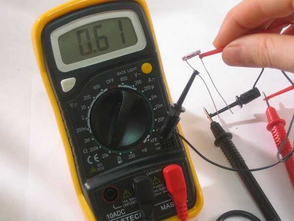 Đồng hồ vạn năng giúp kiểm tra loadcell 
