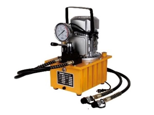 HHB-700D3 sở hữu thiết kế gọn chắc với công suất 750W giúp máy hoạt động bền bỉ