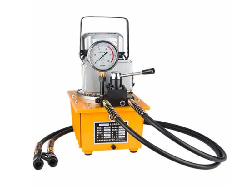 Bơm điện HHB-700AB thiết kế nhỏ gọn chỉ 15 kg