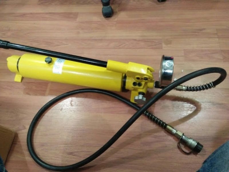 Bơm tay thủy lực CP-700A