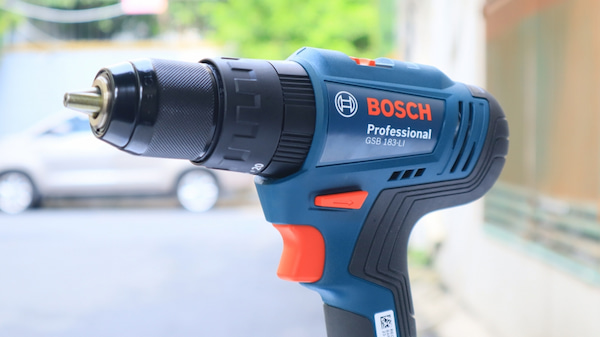 Bosch GSB 183-LI sở hữu kết cấu cứng cáp, vỏ máy chịu va đập tốt