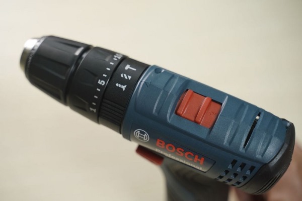 Hình ảnh máy khoan pin bắt vít Bosch GSB 120-LI GEN II dùng Pin 12V