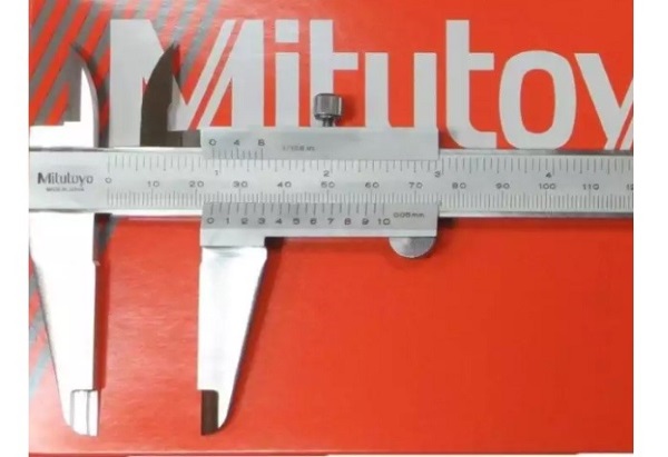 Thước kẹp cơ khí Mitutoyo 530-118 dải đo 200mm