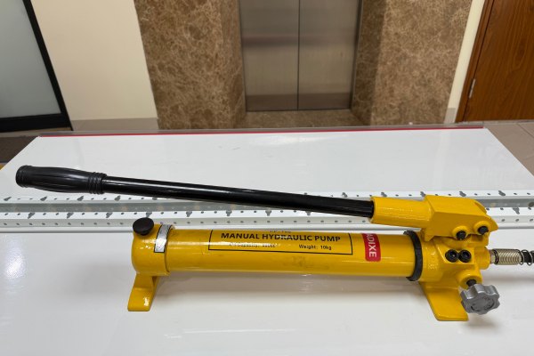 bơm thủy lực CP-700 chống gỉ, chống ăn mòn tốt