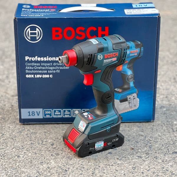 Bosch GDX 18V-200 là máy siết bu lông pin được sử dụng rộng rãi trong các công việc lắp ráp