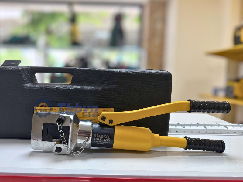 Chất liệu kìm và đầu cos được làm rất tốt