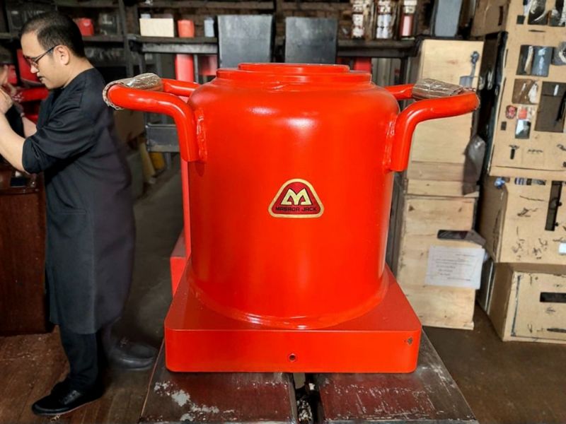 Kích thủy lực Masada MH-100Y 100 tấn hoạt động mạnh mẽ, phù hợp các công trình ngoài trời