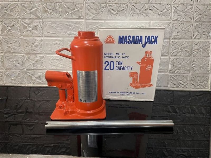 Con đội thủy lực Masada MH-20 tạo lực nâng tối đa lên đến 20 tấn