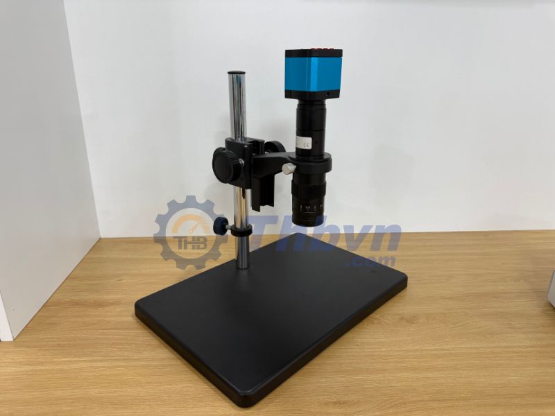 Tính năng xoay đa trục cho phép giá đỡ xác định vị trí đầu kính hiển vi điện tử