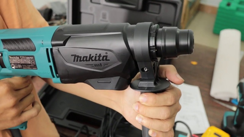 Máy khoan búa Makita M8700B có 3 chế độ khoan