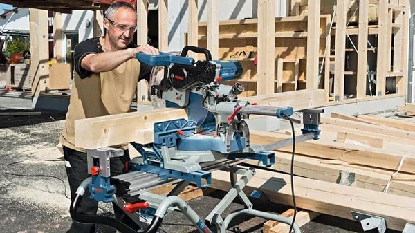 Các bạn có thể yên tâm dùng máy cắt nhôm để cắt gỗ