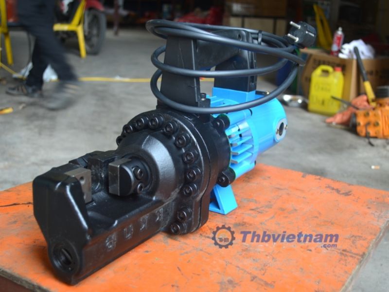 Handy 25C gần như không sinh tia lửa hay bụi, được ứng dụng trong xưởng cơ khí và công trình xây dựng