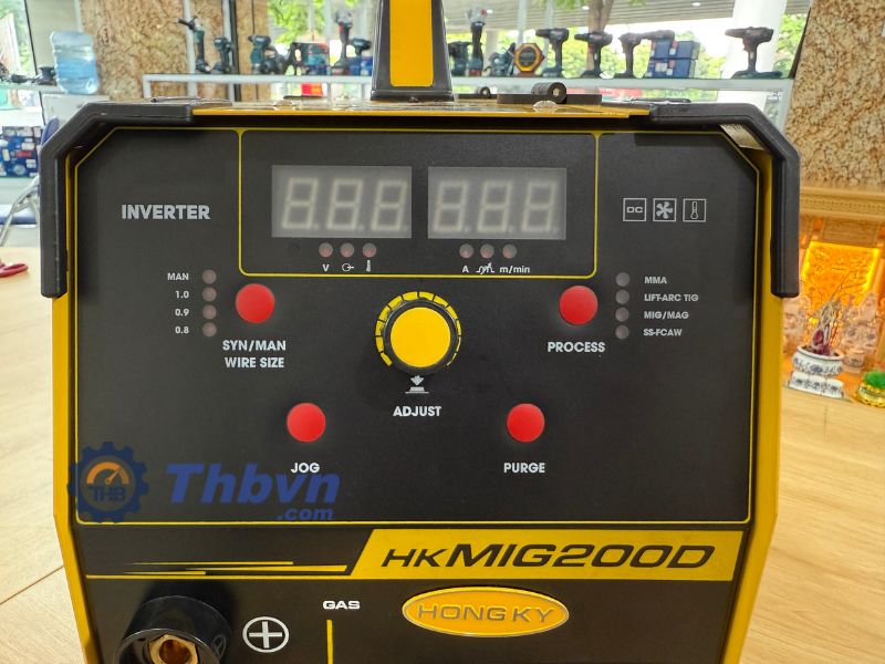 Máy hàn Hồng Ký HK Mig 200D được sử dụng phổ biến trong các xưởng cơ khí dân dụng