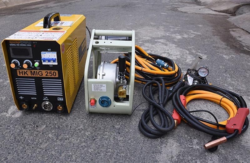 Máy hàn Hồng Ký HK MIG 250 sở hữu thiết kế gọn gàng 