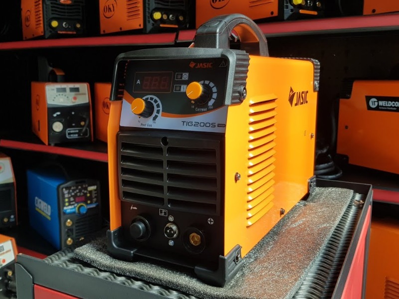Jasic Tig 200S W221 dễ di chuyển, độ bền cao 