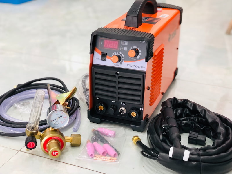 Đầy đủ bộ phụ kiện của máy hàn Jasic Tig 200A W223