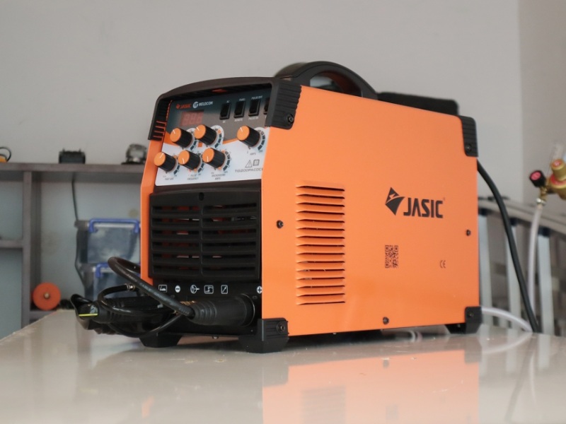 Jasic Tig 200P W224 tích hợp tính năng đảm bảo an toàn khi vận hành 