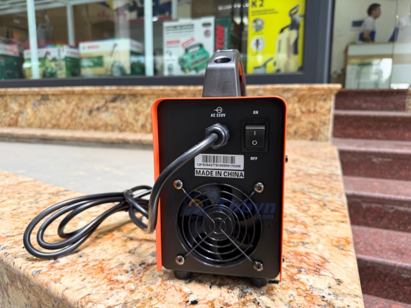 Máy hàn que mini Jasic ZX7 200E phù hợp dùng trong gia đình và xưởng nhỏ 