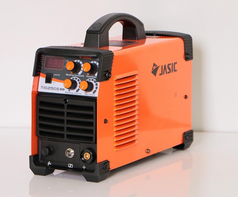 Jasic 250S W228 được trang bị công nghệ và các tính năng hiện đại 