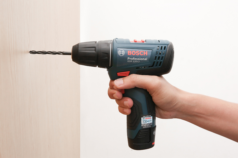 Máy khoan vặn vít dùng pin Bosch GSR 120-LI có ứng dụng đa dạng 