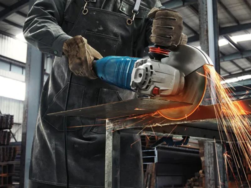 Bosch GWS 24-180 ứng dụng mô-tơ mới, khả năng chịu tải cao và tốc độ cắt tăng tới 2 lần