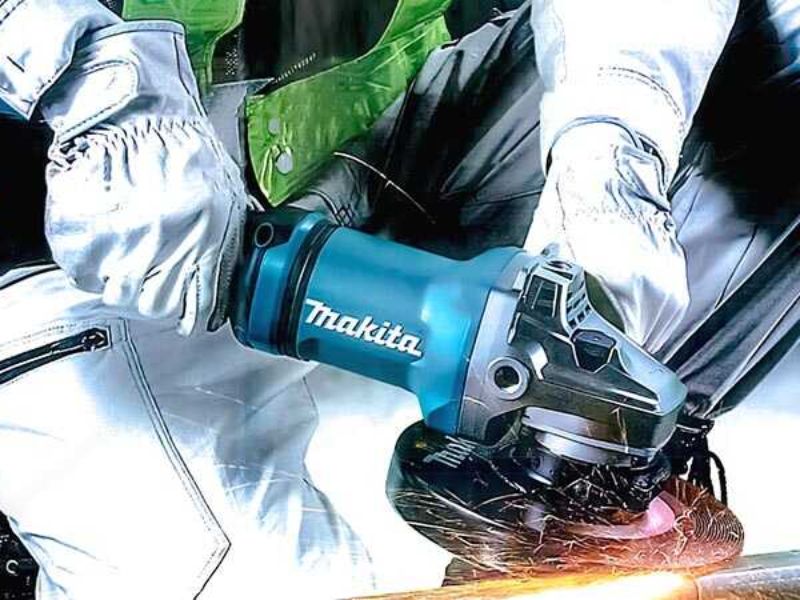 Makita GA037GZ05 40V Max công suất lớn, phù hợp với các công việc cường độ cao
