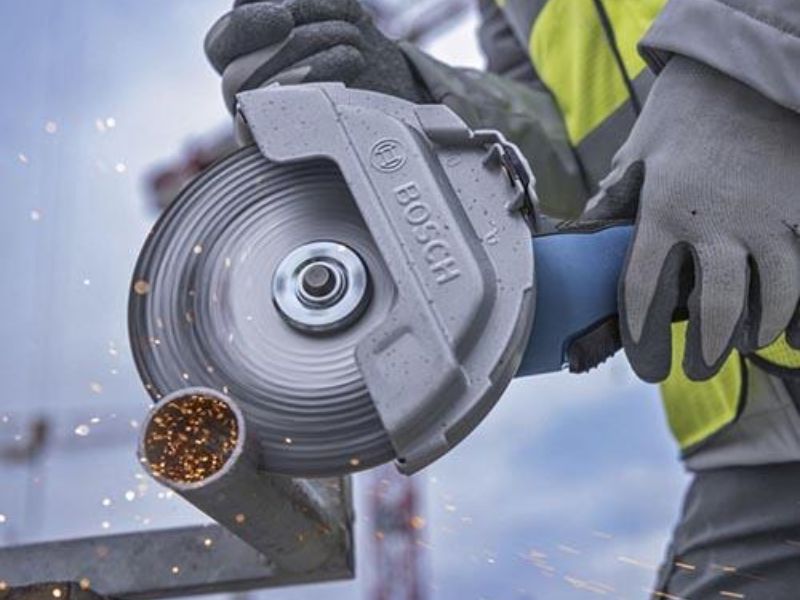 Bosch GWS 18V-180 PC mài, cắt kim loại tốt