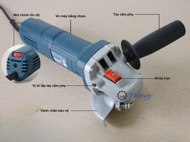 Bosch GWS 900-100 trang bị cay cầm phụ thuận tiện để mài cắt