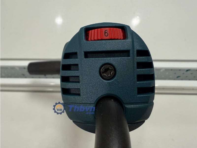 Bosch GWS 900-100 S có thể thay đổi 6 mức tốc độ