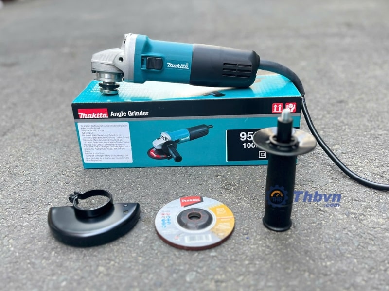 Makita 9553NB - máy mài cầm tay được thiết kế nhỏ gọn