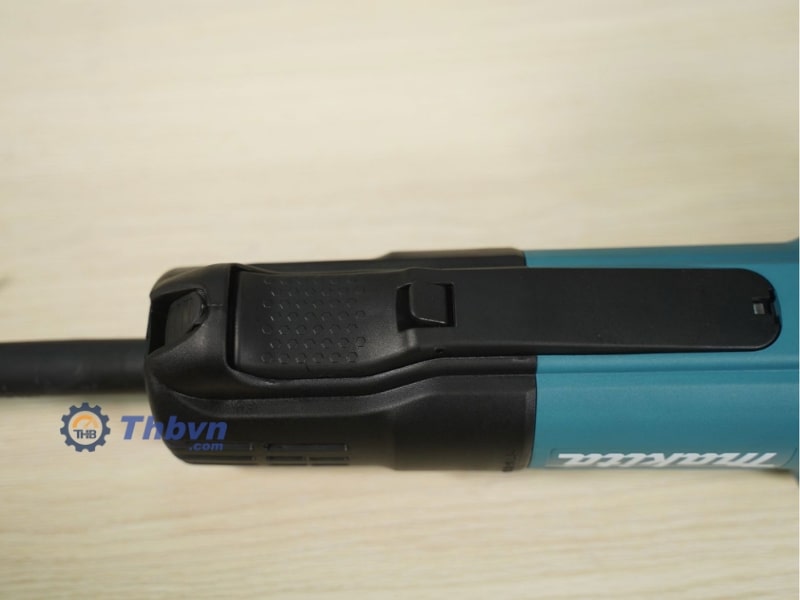 Máy mài góc Makita 9566HP thiết kế an toàn cho người dùng