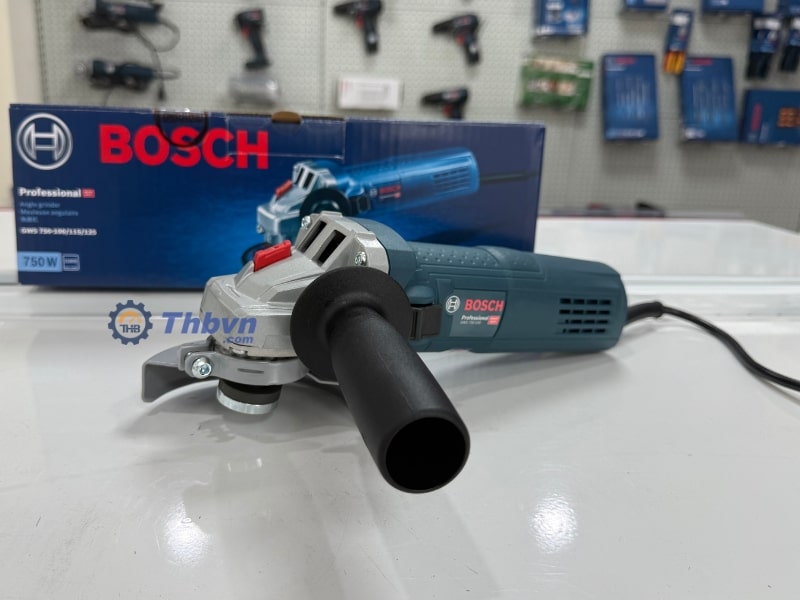 Bosch GWS 750-100 được trang bị tay cầm phụ trợ