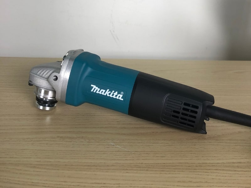 Makita 9553B được ứng dụng trong nhiều ngành nghề