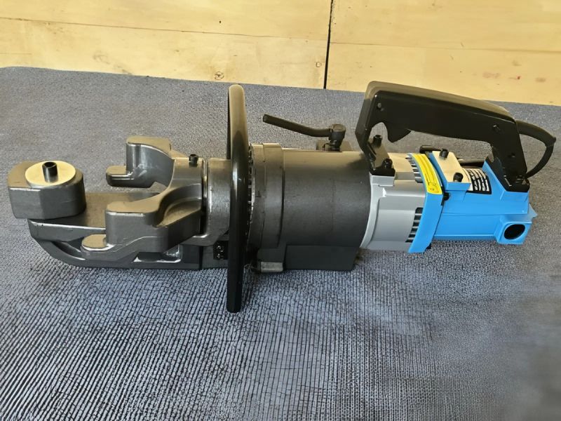 RB-32 có thiết kế gọn nhẹ, trọng lượng chỉ 35kg