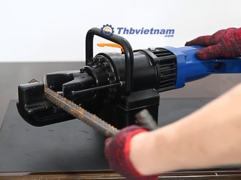 RB-32 vận hành cực kỳ nhanh, chỉ mất từ 5–8 giây/ mối uốn