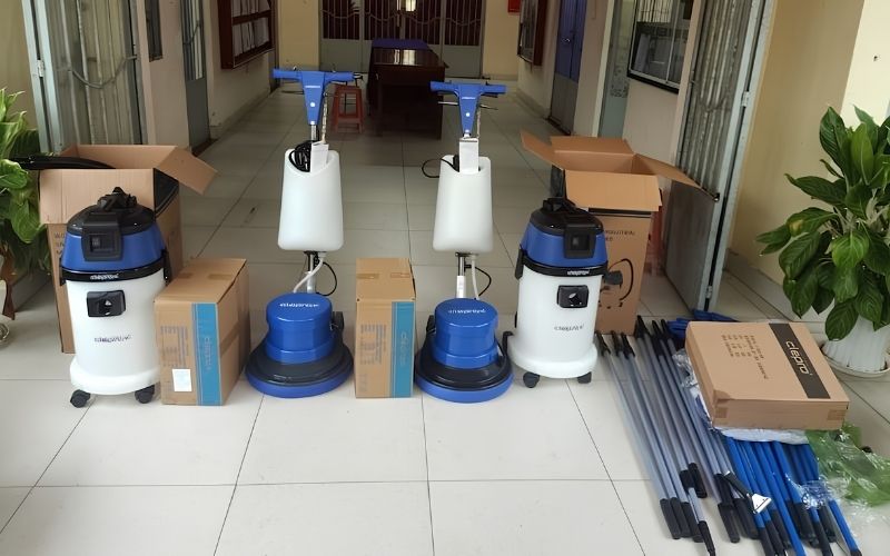 máy chà sàn đơn thiết kế gọn nhẹ, sử dụng đơn giản