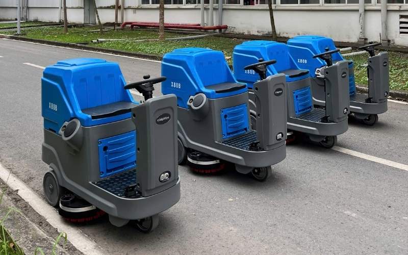 Máy chà sàn ngồi lái phù hợp vệ sinh khu vực diện tích lớn