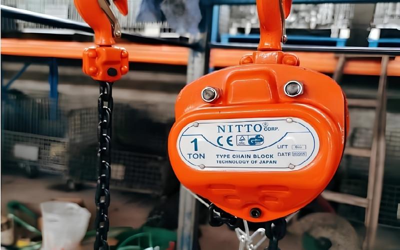 Pa lăng xích 1 tấn kéo tay NITTO 1T-5M 5m