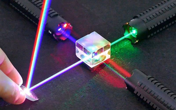 Tia laser là gì?