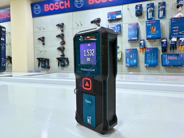 Máy đo khoảng cách Bosch GLM 30-23 nhỏ gọn, độ bền cao