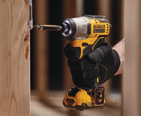 Máy bắn vít Dewalt có thời gian bảo hành 36 tháng