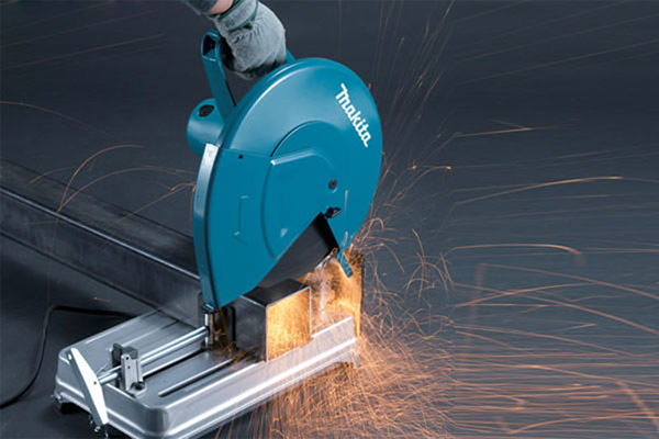 Máy cắt là thiết bị cắt vật liệu