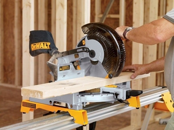 Máy cắt góc 90 độ Dewalt DW714-B1 có tuổi thọ cao