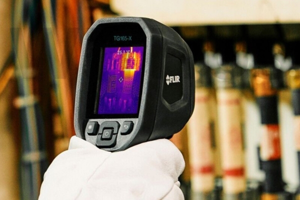 FLIR TG165-X đo nhiệt độ nhanh chóng với độ chính xác cao