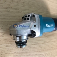 Makita 9553B sở hữu công suất lên đến 710W